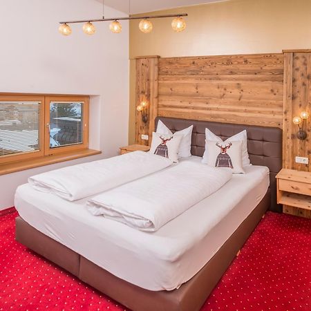 Hotel Platzwirt 劳里斯 外观 照片