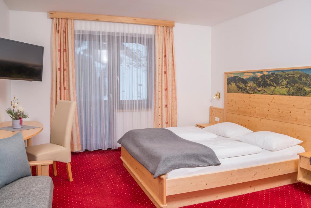 Hotel Platzwirt 劳里斯 外观 照片