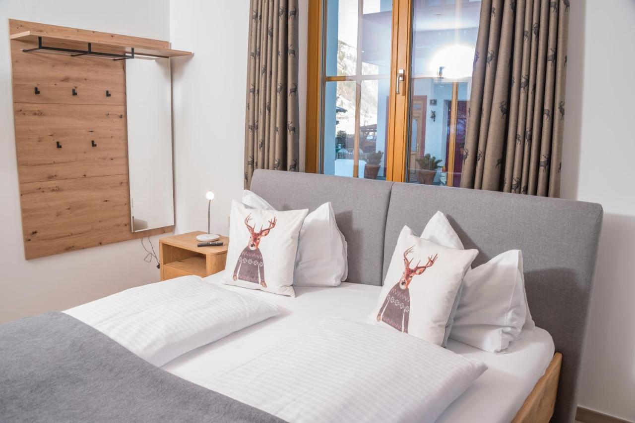 Hotel Platzwirt 劳里斯 外观 照片