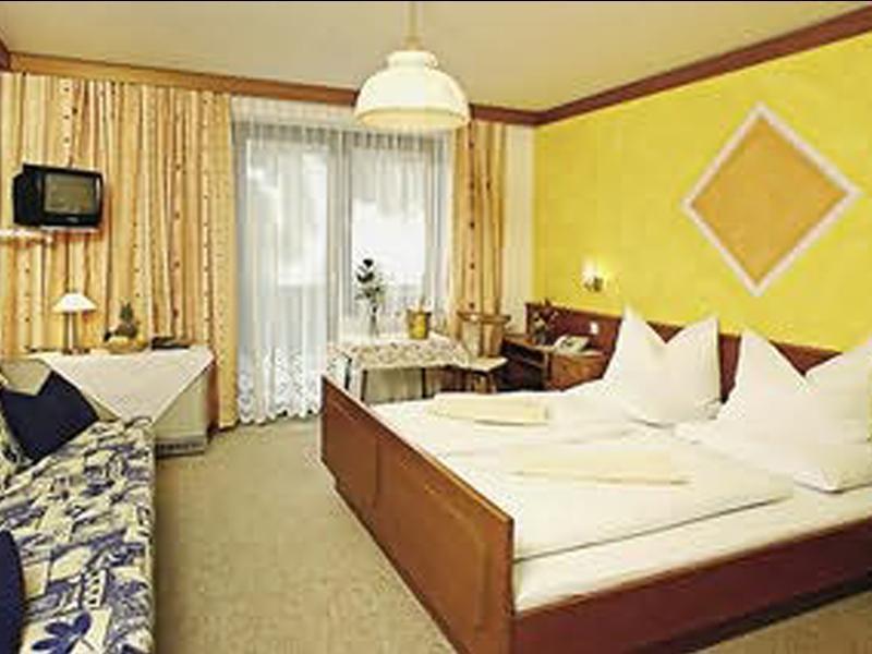 Hotel Platzwirt 劳里斯 外观 照片