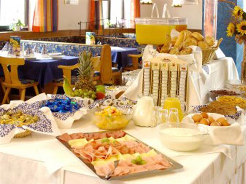 Hotel Platzwirt 劳里斯 外观 照片
