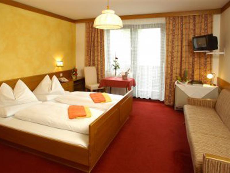 Hotel Platzwirt 劳里斯 外观 照片