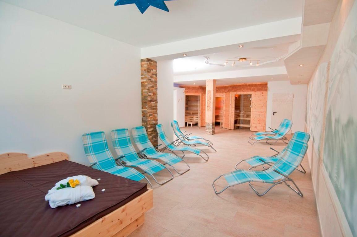 Hotel Platzwirt 劳里斯 外观 照片