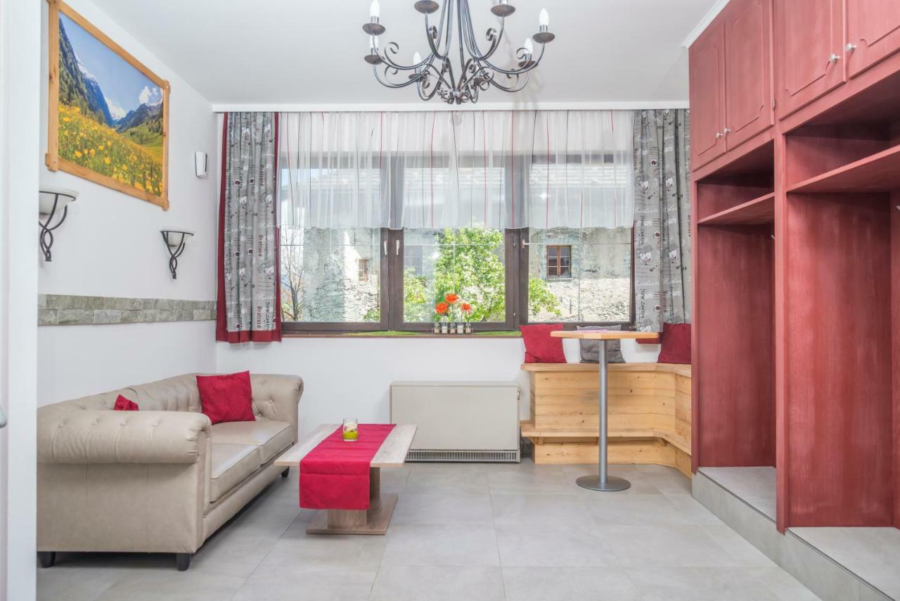 Hotel Platzwirt 劳里斯 外观 照片